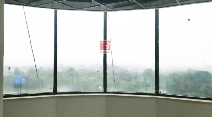 使用隔断防火玻璃时要把稳什么？